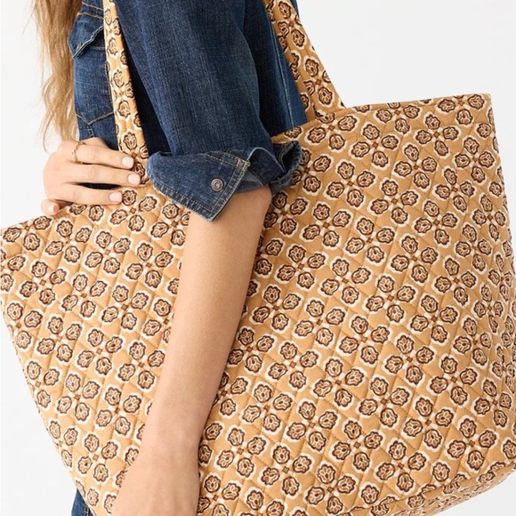 NWT Vera Bradley Butter Cookie Medallion Apple Cinnamon Grand Tote Large Quilted
